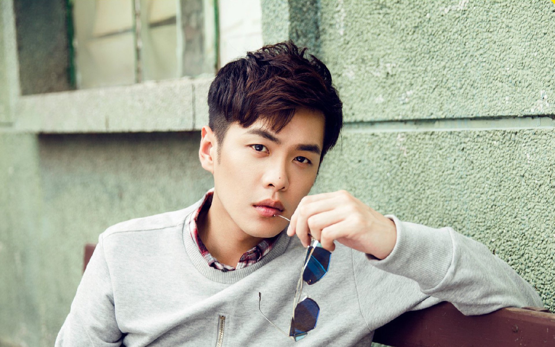 林丹退役仪式现场掌声雷动，林丹退役前的成绩